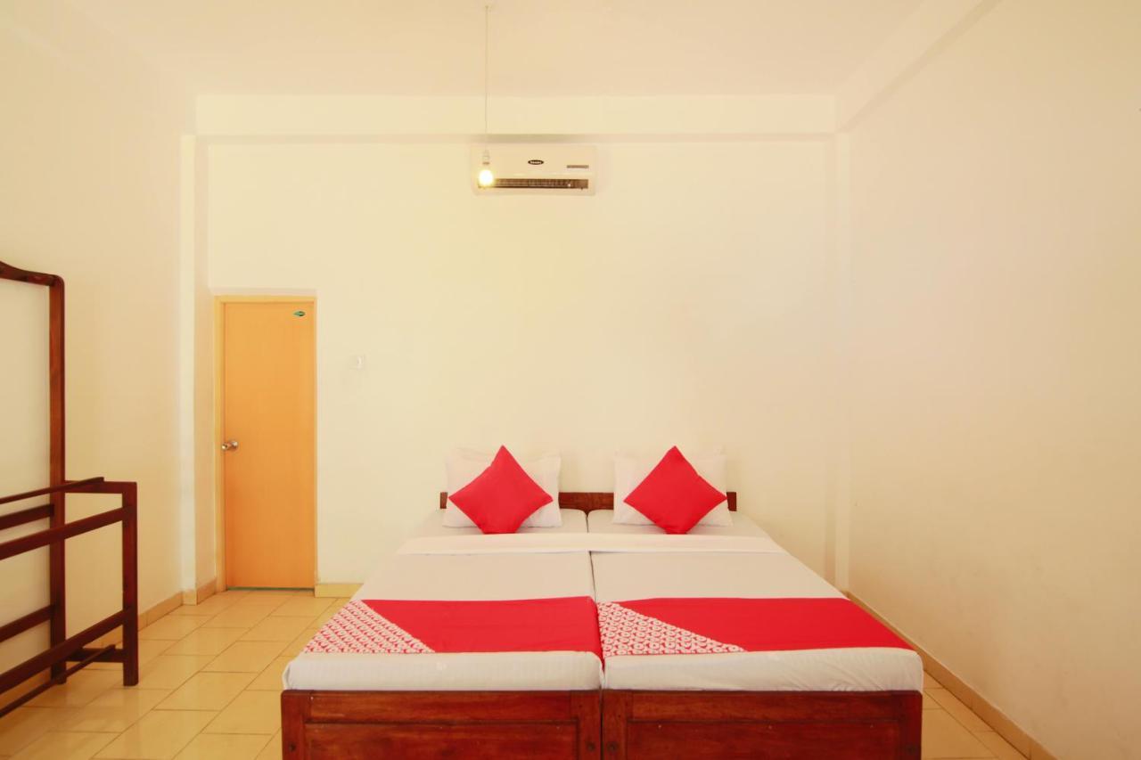 Oyo 553 Polhena Bay Resort ماتارا المظهر الخارجي الصورة