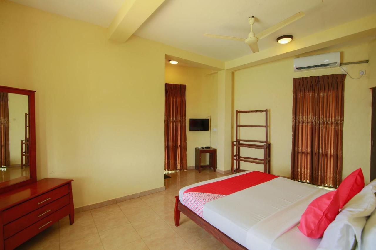 Oyo 553 Polhena Bay Resort ماتارا المظهر الخارجي الصورة